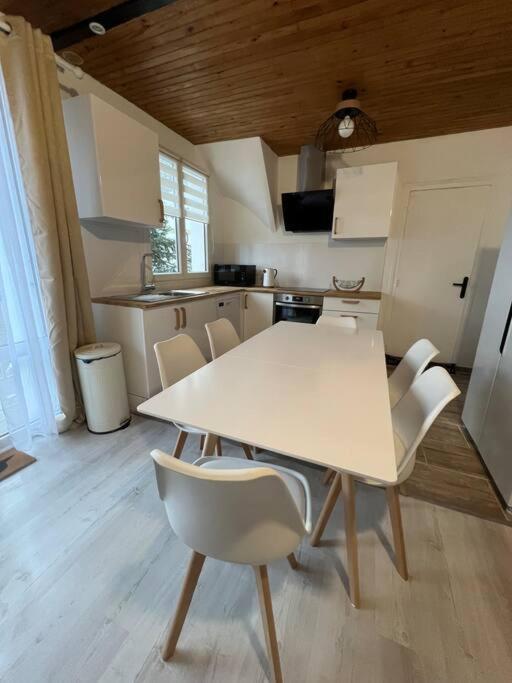 Appartement Style Chalet Standing 2 A 6 Personnes La Bourboule Bagian luar foto